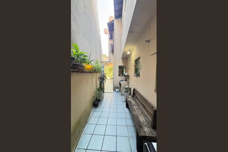Casa à venda com 250m², 4 quartos e 6 vagas Casa à venda com 250m², 4 quartos e 6 vagasQuintal