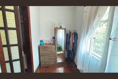 Casa à venda com 250m², 4 quartos e 6 vagas Casa à venda com 250m², 4 quartos e 6 vagasSuite