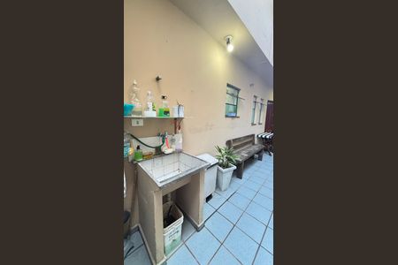 Casa à venda com 250m², 4 quartos e 6 vagas Casa à venda com 250m², 4 quartos e 6 vagasQuintal - Area de Serviço
