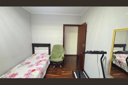 Casa à venda com 250m², 4 quartos e 6 vagas Casa à venda com 250m², 4 quartos e 6 vagasQuarto 1