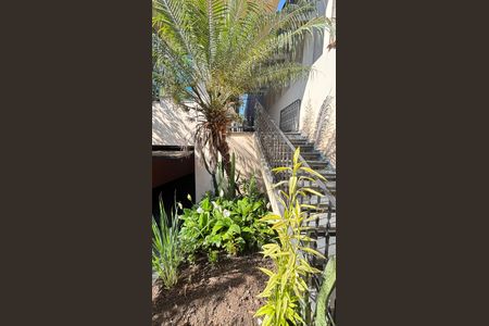 Casa à venda com 250m², 4 quartos e 6 vagas Casa à venda com 250m², 4 quartos e 6 vagasGaragem - Fachada