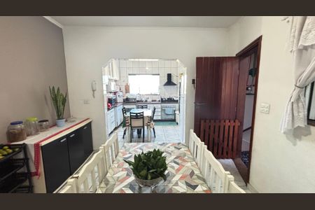 Casa à venda com 250m², 4 quartos e 6 vagas Casa à venda com 250m², 4 quartos e 6 vagasCozinha