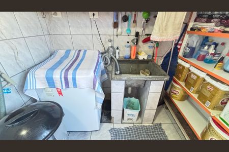 Casa à venda com 250m², 4 quartos e 6 vagas Casa à venda com 250m², 4 quartos e 6 vagasQuintal - Area de Serviço