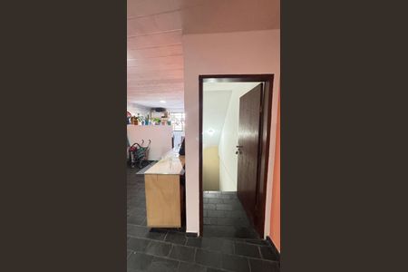Casa à venda com 250m², 4 quartos e 6 vagas Casa à venda com 250m², 4 quartos e 6 vagasGaragem