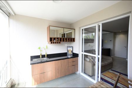 Apartamento à venda com 63m², 2 quartos e 1 vaga Apartamento à venda com 63m², 2 quartos e 1 vagaVaranda
