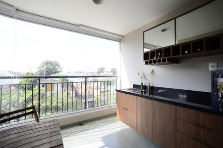 Apartamento à venda com 63m², 2 quartos e 1 vaga Apartamento à venda com 63m², 2 quartos e 1 vagaVaranda