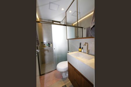 Apartamento à venda com 200m², 2 quartos e 2 vagasBanheiro Suíte