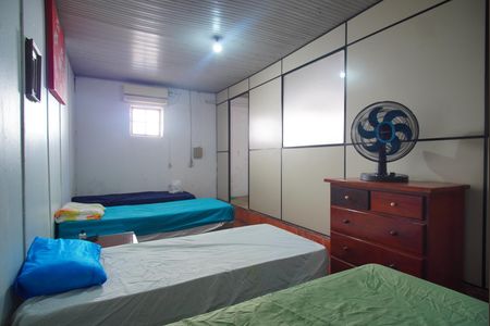 Casa à venda com 250m², 3 quartos e 3 vagas Casa à venda com 250m², 3 quartos e 3 vagasQuarto edicula