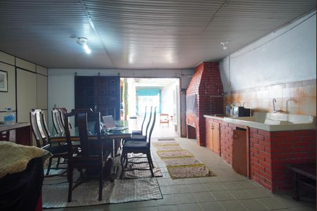 Casa à venda com 250m², 3 quartos e 3 vagas Casa à venda com 250m², 3 quartos e 3 vagasSala edicula