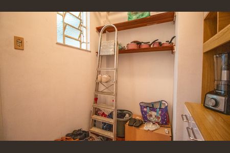 Apartamento à venda com 47m², 1 quarto e sem vaga Apartamento à venda com 47m², 1 quarto e sem vagaQuarto de Serviço