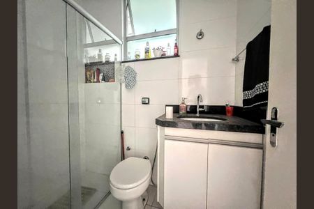 Apartamento à venda com 66m², 2 quartos e 1 vaga Apartamento à venda com 66m², 2 quartos e 1 vagaBanheiro