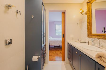 Apartamento à venda com 102m², 3 quartos e sem vagaBanheiro da Suíte 1