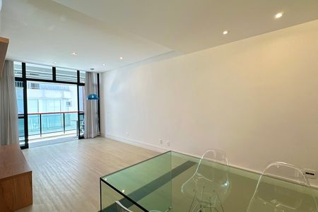 Apartamento à venda com 76m², 1 quarto e 1 vagaSala