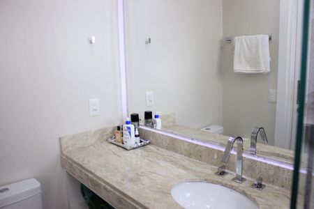 Apartamento à venda com 198m², 3 quartos e 3 vagasBanheiro da suíte 2