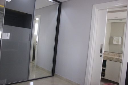 Apartamento à venda com 198m², 3 quartos e 3 vagasSuíte 2