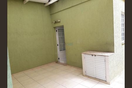 Casa à venda com 220m², 3 quartos e 4 vagas