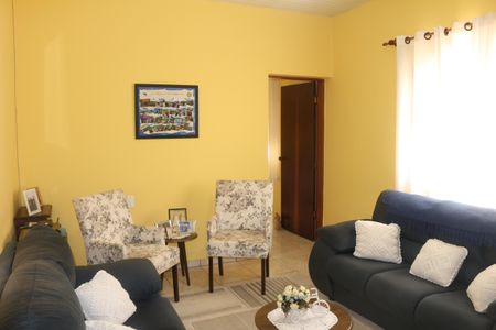Casa à venda com 218m², 1 quarto e 12 vagasSala