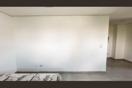 Apartamento à venda com 30m², 1 quarto e sem vaga Apartamento à venda com 30m², 1 quarto e sem vagaSala/Quarto