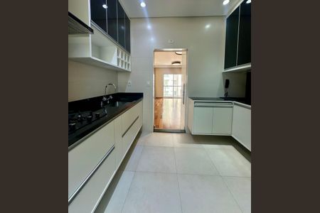Apartamento à venda com 120m², 3 quartos e 2 vagas Apartamento à venda com 120m², 3 quartos e 2 vagasCozinha