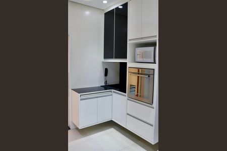 Apartamento à venda com 120m², 3 quartos e 2 vagas Apartamento à venda com 120m², 3 quartos e 2 vagasCozinha