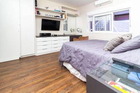 Casa à venda com 280m², 6 quartos e 6 vagas Casa à venda com 280m², 6 quartos e 6 vagasSuíte