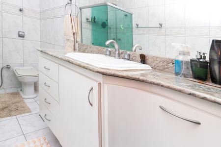 Casa à venda com 280m², 6 quartos e 6 vagas Casa à venda com 280m², 6 quartos e 6 vagasBanheiro da Suíte