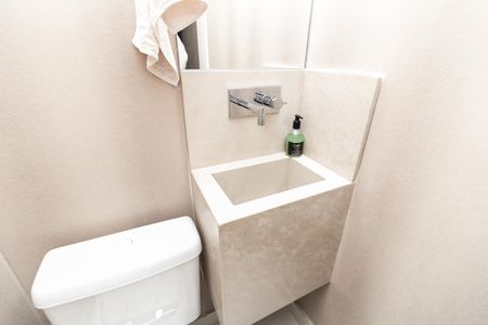 Casa à venda com 280m², 6 quartos e 6 vagas Casa à venda com 280m², 6 quartos e 6 vagasLavabo