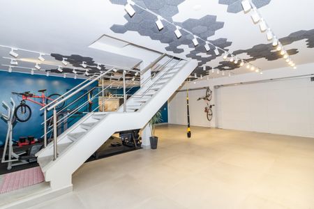 Casa à venda com 280m², 6 quartos e 6 vagas Casa à venda com 280m², 6 quartos e 6 vagasAcademia