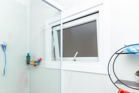 Casa à venda com 280m², 6 quartos e 6 vagas Casa à venda com 280m², 6 quartos e 6 vagasBanheiro de serviço