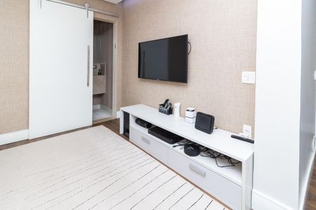 Casa à venda com 280m², 6 quartos e 6 vagas Casa à venda com 280m², 6 quartos e 6 vagasSala