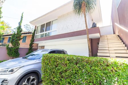 Casa à venda com 280m², 6 quartos e 6 vagas Casa à venda com 280m², 6 quartos e 6 vagasGaragem