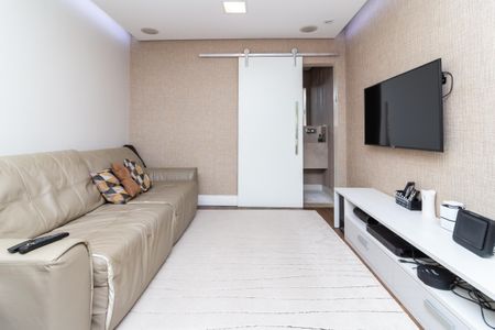 Casa à venda com 280m², 6 quartos e 6 vagas Casa à venda com 280m², 6 quartos e 6 vagasSala