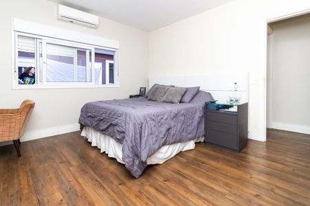 Casa à venda com 280m², 6 quartos e 6 vagas Casa à venda com 280m², 6 quartos e 6 vagasSuíte