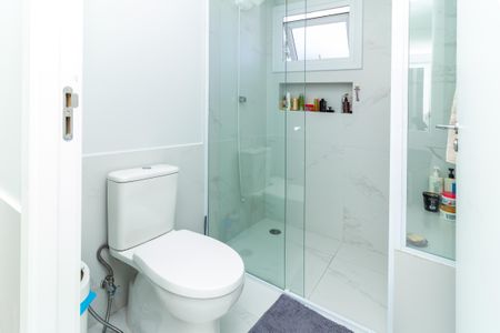 Casa à venda com 280m², 6 quartos e 6 vagas Casa à venda com 280m², 6 quartos e 6 vagasBanheiro da Suíte 2