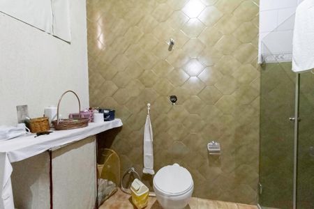 Casa à venda com 395m², 3 quartos e 4 vagasBanheiro da suíte