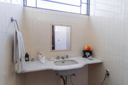 Casa à venda com 395m², 3 quartos e 4 vagasLavabo Sala 1