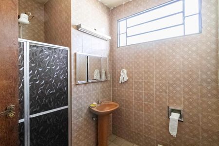 Casa à venda com 395m², 3 quartos e 4 vagasBanheiro social