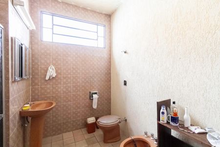 Casa à venda com 395m², 3 quartos e 4 vagasBanheiro social