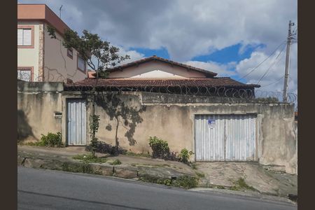 Casa à venda com 395m², 3 quartos e 4 vagasFachada