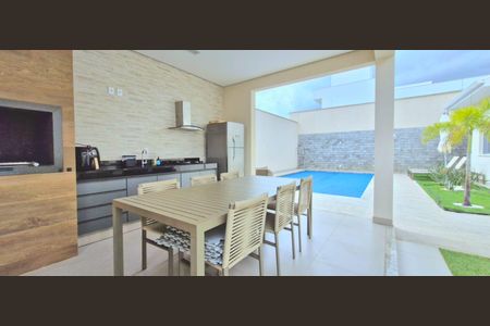 Casa de condomínio à venda com 142m², 3 quartos e 2 vagas Casa de condomínio à venda com 142m², 3 quartos e 2 vagasÁrea comum - Churrasqueira