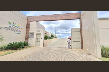 Casa de condomínio à venda com 142m², 3 quartos e 2 vagas Casa de condomínio à venda com 142m², 3 quartos e 2 vagasFachada condomínio