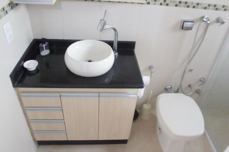 Casa à venda com 220m², 3 quartos e 2 vagasBanheiro da Suíte