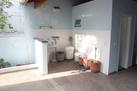 Casa à venda com 220m², 3 quartos e 2 vagasÁrea de Serviço