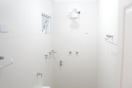 Casa à venda com 220m², 3 quartos e 2 vagasBanheiro de serviço