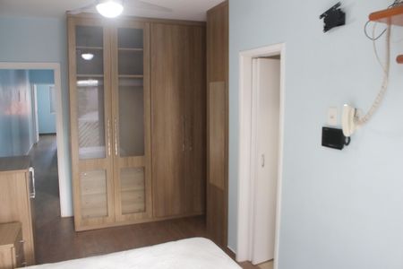 Casa à venda com 220m², 3 quartos e 2 vagasSuíte