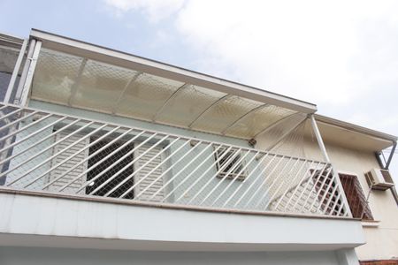 Casa à venda com 220m², 3 quartos e 2 vagasFachada