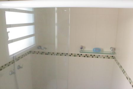 Casa à venda com 220m², 3 quartos e 2 vagasBanheiro