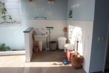 Casa à venda com 220m², 3 quartos e 2 vagasÁrea de Serviço