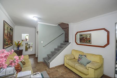 Casa à venda com 204m², 3 quartos e 3 vagasSala