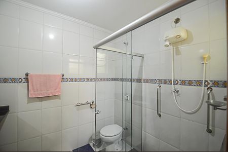 Casa à venda com 204m², 3 quartos e 3 vagasBanheiro da Suíte 2